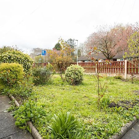 M9 Guest House Manchester Exterior photo